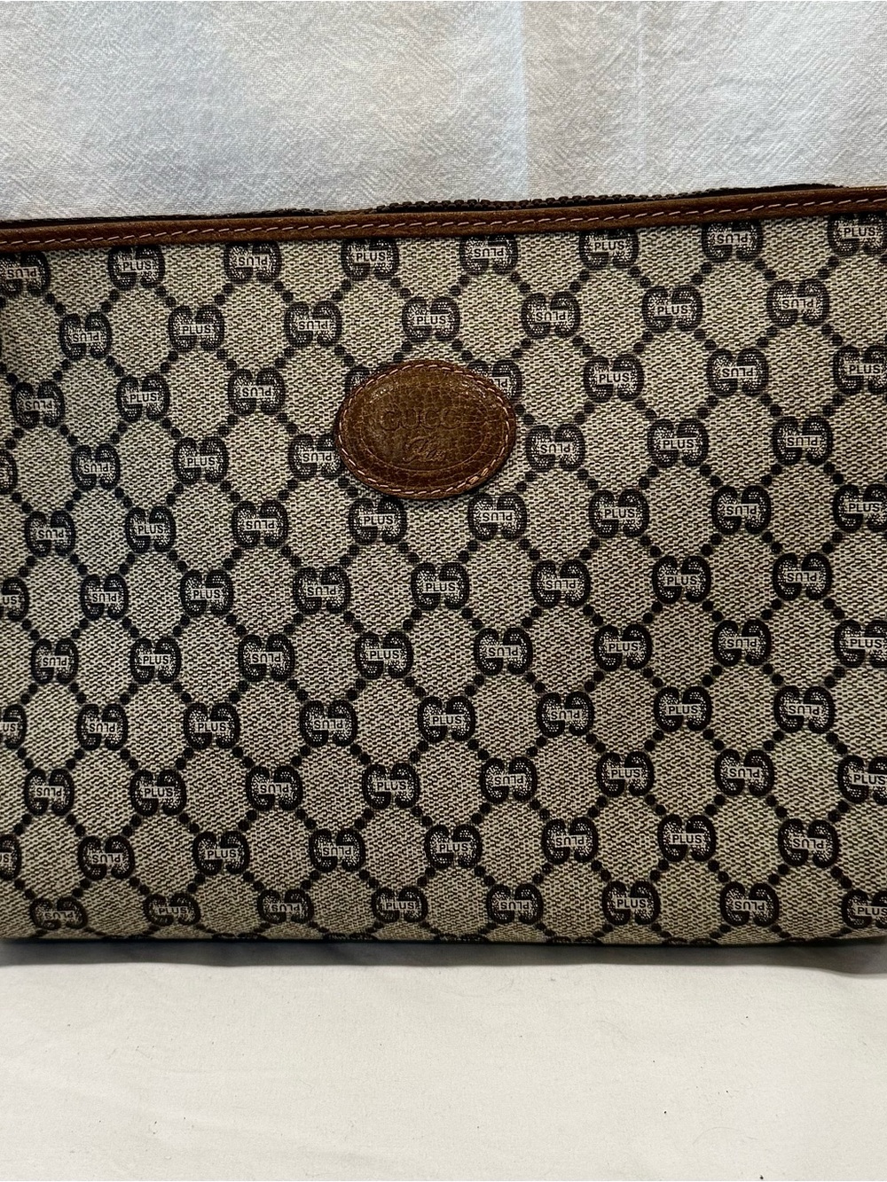 Rare Vintage EUC Gucci Plus Clutch